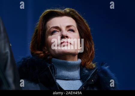 Kiev, Ucraina. 08 Dic, 2019. Kiev, Ucraina - 8 dicembre 2019: Maryna Poroshenko offre un discorso durante una manifestazione davanti alla cosiddetta "Normandia" vertice formato, dove i dirigenti di Ucraina, Russia, Germania e Francia (foto di Aleksandr Gusev/Pacific Stampa) Credito: Pacific Press Agency/Alamy Live News Foto Stock