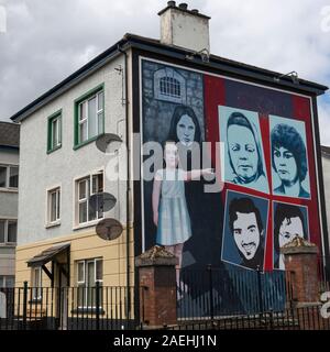 Sciopero della fame - quadro di diversi attivisti sugli scioperi della fame durante le difficoltà, Free Derry, Londonderry, Irlanda del Nord, Regno Unito Foto Stock