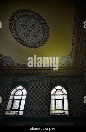 Dettaglio del soffitto nella moschea del Nero eunuchi nel palazzo Topkapi Harem ad Istanbul in Turchia Foto Stock