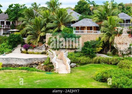 Isola di Tanna, Vanuatu - Luglio 20, 2019: vista dell'edificio dell'hotel evergreen Resort Foto Stock