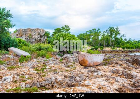 Isola di Tanna, Vanuatu - Luglio 20, 2019: vista della spiaggia di pietra a Evergreen Resort Foto Stock