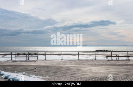 Il mare a Coney Island Beach Boardwalk Brooklyn New York City USA Foto Stock