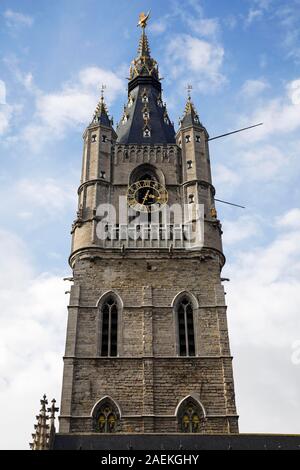 Torre campanaria Belfried, del secolo XIV, Sito Patrimonio Mondiale dell'UNESCO, Gand, Fiandre, in Belgio Foto Stock