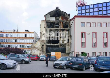 Belgrado, Serbia -17 Giu 2019- Vista della Radio Televisione Serbia sede di un edificio bombardato e danneggiato nel 1999 dai bombardamenti della NATO in Foto Stock