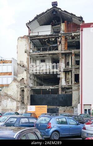 Belgrado, Serbia -17 Giu 2019- Vista della Radio Televisione Serbia sede di un edificio bombardato e danneggiato nel 1999 dai bombardamenti della NATO in Foto Stock