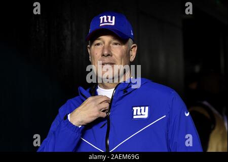 Philadelphia, Stati Uniti. Il 9 dicembre, 2019. New York Giants head coach Pat Shurmur passeggiate dal tunnel prima di una partita contro i Philadelphia Eagles al Lincoln Financial Field di Philadelphia lunedì 9 dicembre, 2019. Gli Eagles ha vinto 23-17. Foto di Derik Hamilton/UPI Credito: UPI/Alamy Live News Foto Stock