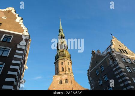 La Chiesa di San Pietro in Riga, Lettonia. Chiesa parrocchiale della Chiesa Evangelica Luterana di Lettonia Foto Stock