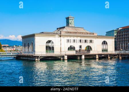 Pont de la Machine o Arcade des Arts è un edificio storico sul ponte attraverso il Rodano nella città di Ginevra in Svizzera Foto Stock