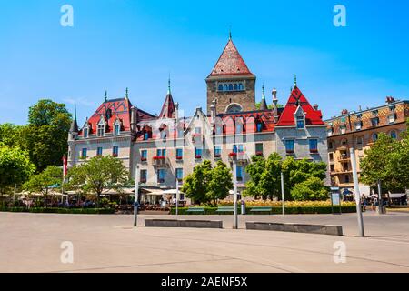 Chateau d'Ouchy o Castello di Ouchy è un antico castello medievale nella città di Losanna in Svizzera Foto Stock