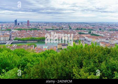 Fiume Saona e il centro della città di Lione, Francia Foto Stock