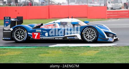 David Porter alla guida di una 2007, Peugeot 908, durante la Aston Martin per il Trofeo Endurance Masters leggende, al 2019 Silverstone Classic Foto Stock