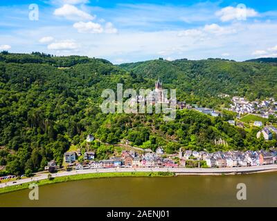Città di Cochem antenna vista panoramica nella Valle della Mosella, Germania Foto Stock