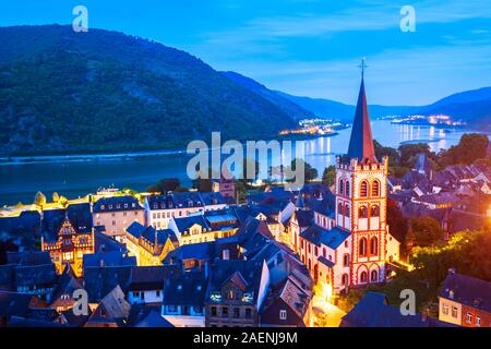 Antenna di Bacharach vista panoramica. Bacharach è un piccolo paese della valle del Reno nella Renania-Palatinato, Germania Foto Stock