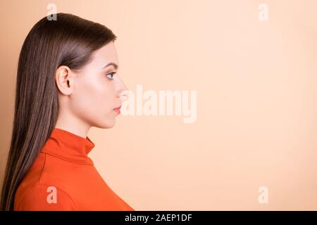 Close-up profilo vista laterale ritratto di lei bella attraente bella serio esperto esperto di diritto-ragazza dai capelli immobiliari copia del lavoratore Foto Stock