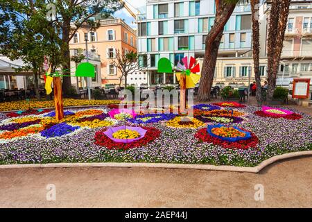Merano, Italia - 15 Aprile 2019: parco pubblico nel centro di Merano visualizza. Merano o Merano è una città in Alto Adige provincia nel nord Italia. Foto Stock