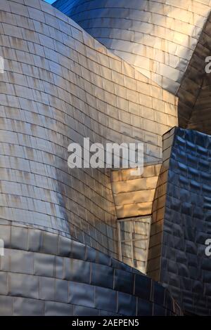 Dettaglio del moderno museo Guggenheim, Bilbao, Spagna Foto Stock