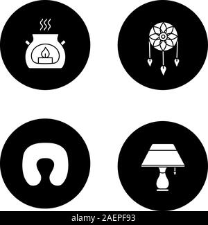 Dormire glifo accessori set di icone. Cuscino collo, dream catcher, aroma candela, lampada da tavolo. Vettore silhouette bianca illustrazioni di cerchi neri Illustrazione Vettoriale