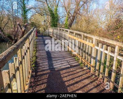 Marston ciclabile, Varcando il fiume Cherwell, parchi Universitari, Oxford, Oxfordshire, England, Regno Unito, GB. Foto Stock