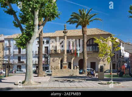 Balcón del Concejo aka Casas Consistoriales Bajas in Plaza de la Constitución, Baeza, Provincia di Jaen, Andalusia, Spagna. Baeza è parte del patrimonio Foto Stock