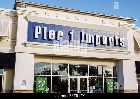 Port St. Lucie Florida, The Landing at Tradition, shopping, centro commerciale all'aperto, negozio esterno, Pier 1 importazioni, arredamento casa arredamento, negozio, ingresso, vendita p Foto Stock