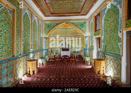 Sala del trono all'interno Kunya Ark, Citadel, Itchan-Kala, Khiva, Uzbekistan in Asia centrale Foto Stock