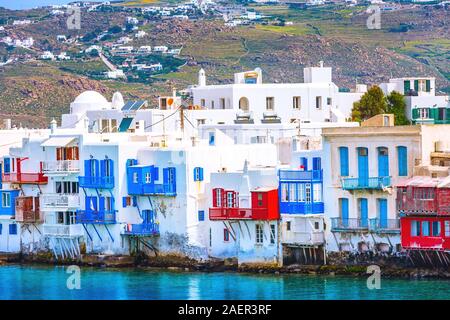 Mykonos, Grecia antenna vista panoramica della piccola Venezia white case tradizionali su acqua Foto Stock