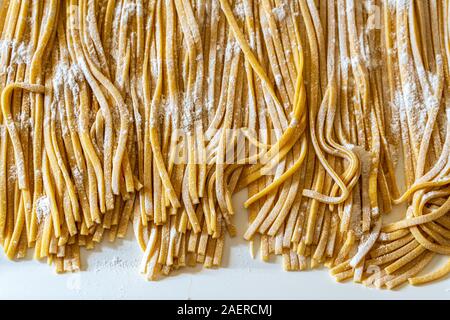 Freschi di Pasta fatta in casa. Visto da sopra. Foto Stock