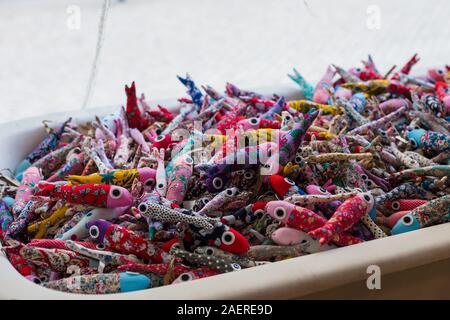 Tradizionale a mano colorati souvenir portoghese a Lisbona Foto Stock