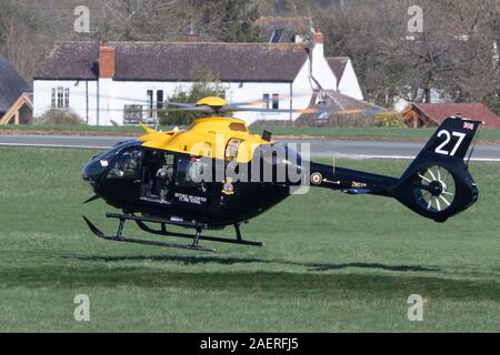 RAF Juno HT1 DHFS di effettuare formazione tattica militare di personale di volo in elicottero. Foto Stock