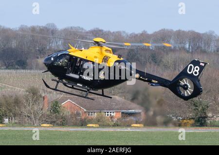 RAF Juno HT1 DHFS di effettuare formazione tattica militare di personale di volo in elicottero. Foto Stock