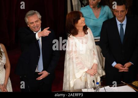 Buenos Aires, Argentina. Decimo Dec, 2019. Alberto Fernandez prende il giuramento del nuovo presidente argentino al fianco di Vice Presidente Cristina Fernandez de Kirchner in Buenos Aires, Argentina, Martedì, Dicembre 10, 2019. Credito: Mario De Fina/FotoArena/Alamy Live News Foto Stock