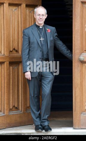 Il nuovo Arcivescovo di Canterbury Justin Welby prende residenza a Lambeth Palace a Londra Nov 2012. Foto Stock