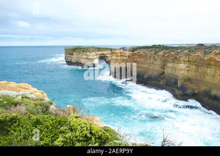 Island Arch. Scenic lookout nella Great Ocean Road, Australia. Foto Stock