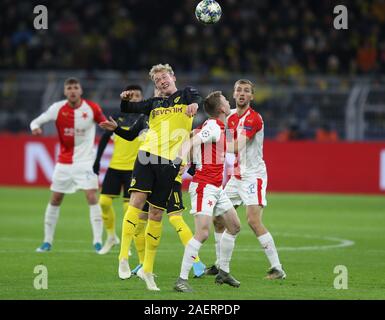 Dortmund, Deutschland. Decimo Dec, 2019. firo: 10.12.2019, calcio, stagione 2019/2020, Champions League: BVB Borussia Dortmund - Slavia Praga duelli Julian Brandt | Utilizzo di credito in tutto il mondo: dpa/Alamy Live News Foto Stock