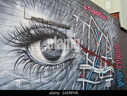 Digbeth dozzina, Deep Eye, Graffiti Street art urbana, in Bloodgate St, Digbeth, Bordesley & Highgate, Birmingham, West Midlands, Inghilterra, Regno Unito, B5 5ST Foto Stock