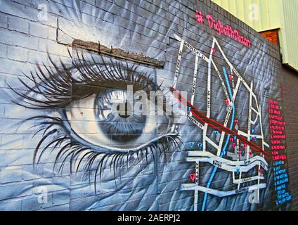 Digbeth dozzina, Deep Eye, Graffiti Street art urbana, in Bloodgate St, Digbeth, Bordesley & Highgate, Birmingham, West Midlands, Inghilterra, Regno Unito, B5 5ST Foto Stock