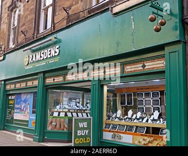 Ramsdens Pawnbroker, cheque Cashers, We Buy Gold, 9-11 Murray Place, Stirling,Scotland,UK, FK8 1DQ Foto Stock
