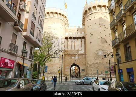 VALENCIA, Spagna - NOVEMER 27, 2019: vista di Torres de Quart un antico cancello a Valencia, Spagna Foto Stock