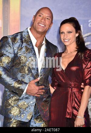 HOLLYWOOD, CA - Dicembre 09: Dwayne Johnson (L) e Lauren Hashian assistere alla premiere di Sony Pictures' 'Jumanji: il livello successivo' a TCL teatro cinese il 09 dicembre 2019 in Hollywood, la California. Foto Stock