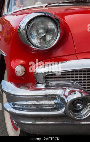 Red 1956 Buick anteriore speciale con proiettore Foto Stock