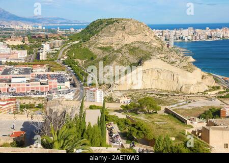 ALICANTE, Spagna - 29 novembre 2019: bellissimo paesaggio di Alicante - Costa Blanca, Spagna Foto Stock