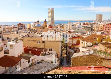 ALICANTE, Spagna - 29 novembre 2019: paesaggio urbano della città di Alicante, Spagna Foto Stock