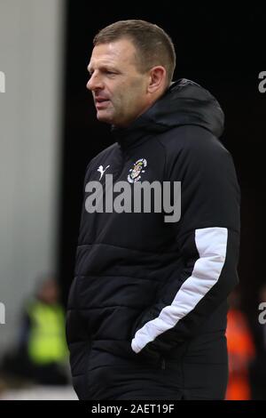 Stoke on Trent, Regno Unito. Decimo Dec, 2019. Il centro di Luton gestore Graeme Jones durante il cielo EFL scommessa match del campionato tra Stoke City e il centro di Luton a bet365 Stadium, Stoke-on-Trent, in Inghilterra il 10 dicembre 2019. Foto di Jurek Biegus. Solo uso editoriale, è richiesta una licenza per uso commerciale. Nessun uso in scommesse, giochi o un singolo giocatore/club/league pubblicazioni. Credit: UK Sports Pics Ltd/Alamy Live News Foto Stock