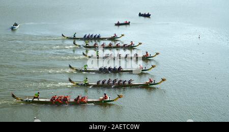Penang International Dragon Boat Festival, Teluk Bahang Dam, Penang, Malaysia Foto Stock