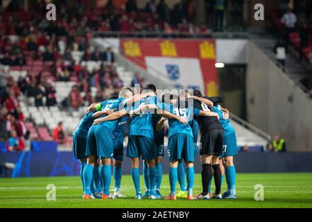 Lisbona, Portogallo. Decimo Dec, 2019. FC Zenit giocatori prima di assemblare la UEFA Champions League 2019/2020 partita di calcio tra SL Benfica e FC Zenit a Lisbona.(punteggio finale; SL Benfica Lisbona 3:0 FC Zenit) Credito: SOPA Immagini limitata/Alamy Live News Foto Stock