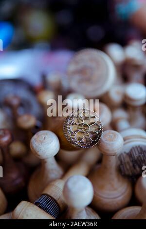 Strumenti in legno usato per fare il pane in Kirghizistan Foto Stock