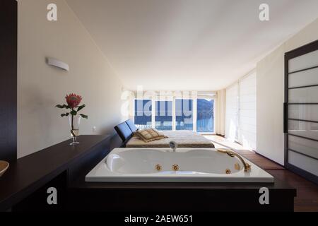 Architettura, casa moderna interni, camera da letto con un bagno per due persone. Spazio aperto Foto Stock