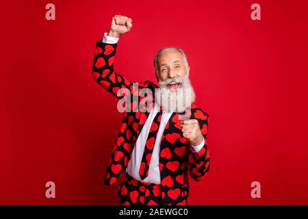 Foto di funky coppia guy amour cupido ruolo del carattere alzando i pugni eccitato party inizio usura cuori elegante modello costume tuta shirt tie isolato Foto Stock