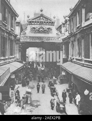 Mercato LEADENHALL. Gracechurch Street entrata. Città del pollame 1926 antica stampa Foto Stock