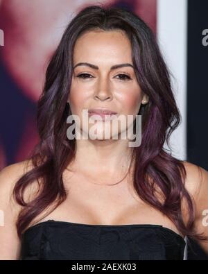 Westwood, Stati Uniti. Decimo Dec, 2019. WESTWOOD, Los Angeles, California, Stati Uniti d'America - 10 dicembre: attrice Alyssa Milano arriva a Los Angeles speciale proiezione di Liongate 'Bombshell' tenuto presso il Regency Village Theatre sul dicembre 10, 2019 a Westwood, Los Angeles, California, Stati Uniti. (Foto di Xavier COLLIN/Image Press Agency) Credito: Image Press Agency/Alamy Live News Foto Stock